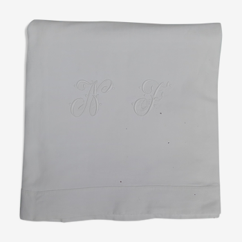 Sheet embroidered with monogramme AF