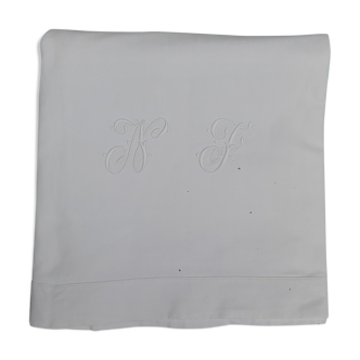 Sheet embroidered with monogramme AF