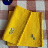 Set of 2 embroidered towels, lemonade