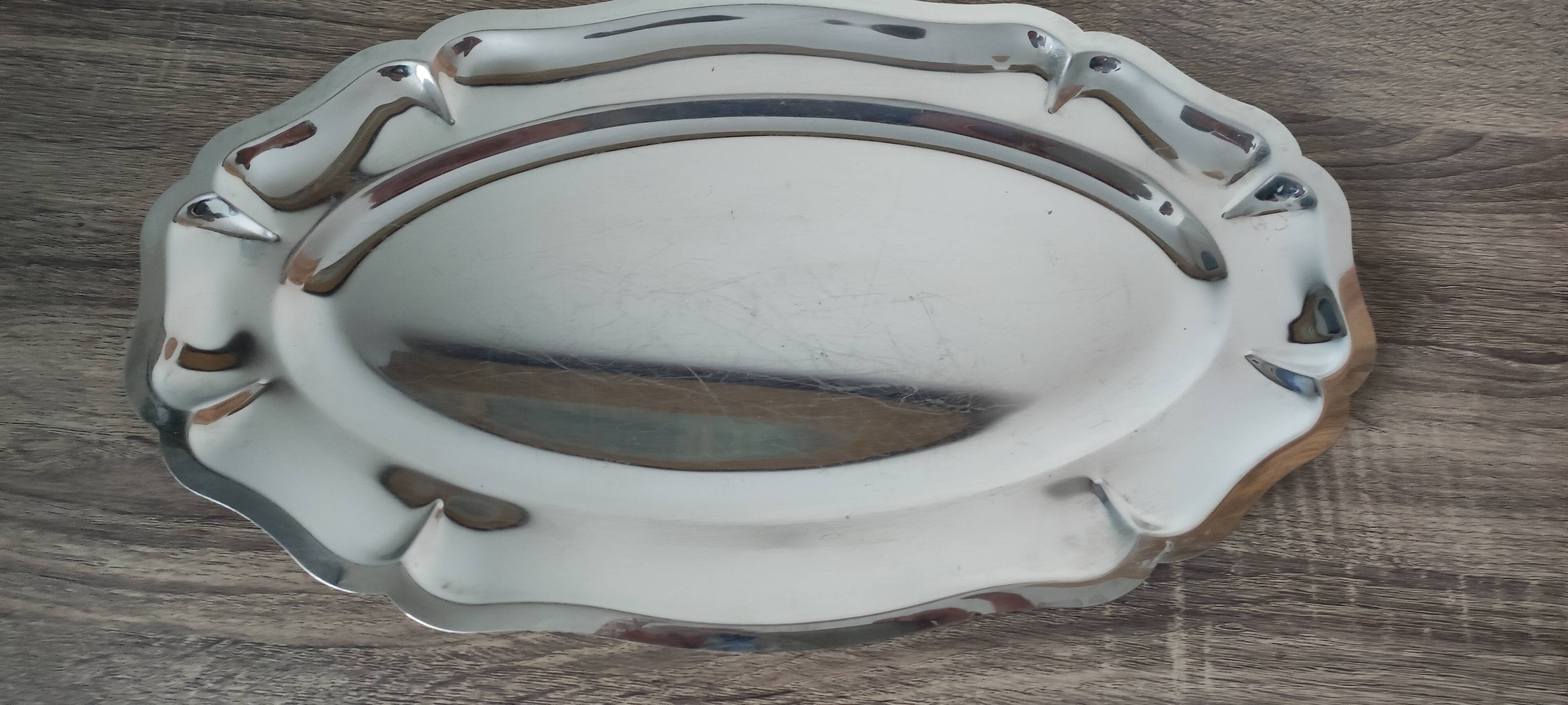 Oval silver-plated metal dish, 1980s.