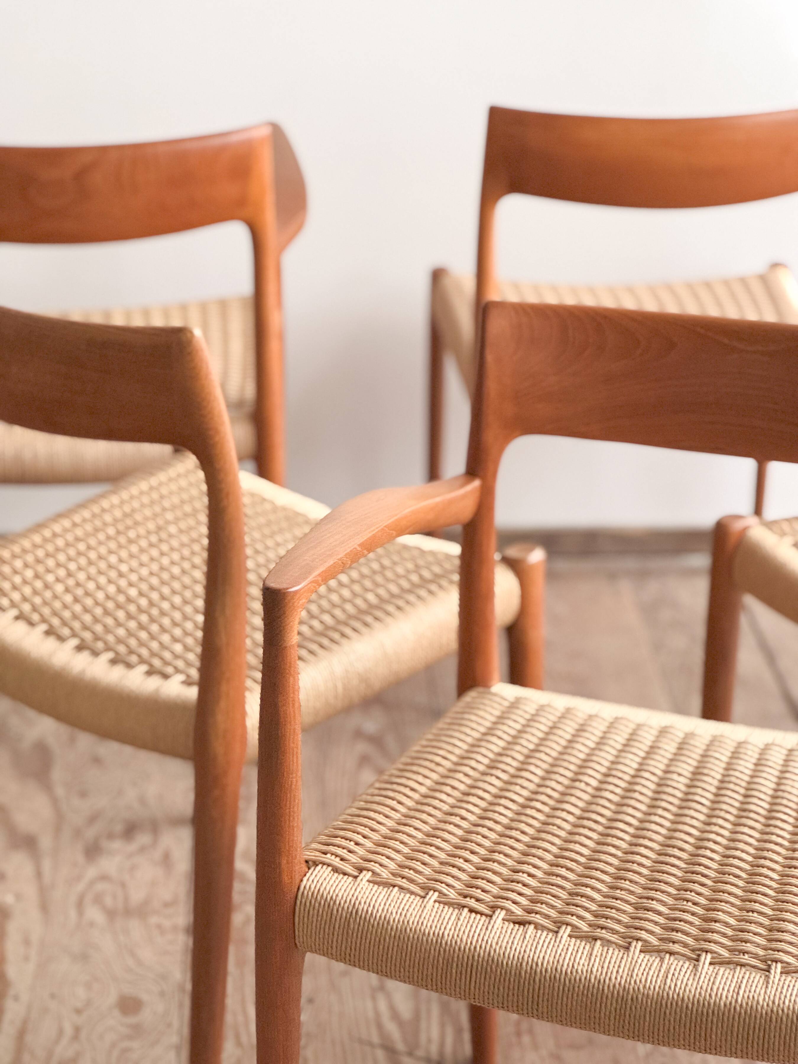 Chaises danoises en teck Mid-Century par Niels O. Møller # 77 & 57 Set de 6