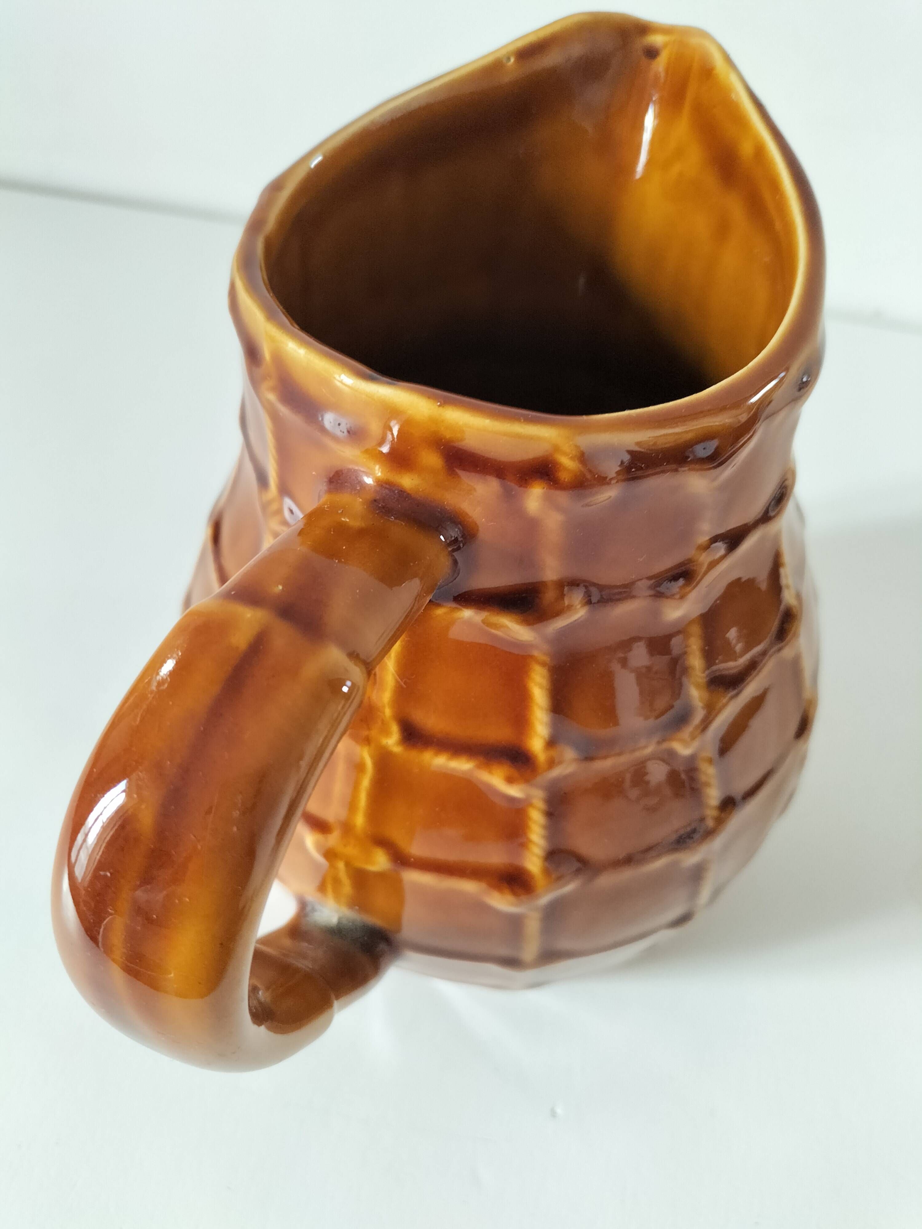 Pichet Saint-Clément no. 7507 in caramel earthenware – Relief wickerwork decoration