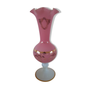 Vase à balustre en opaline 20ème