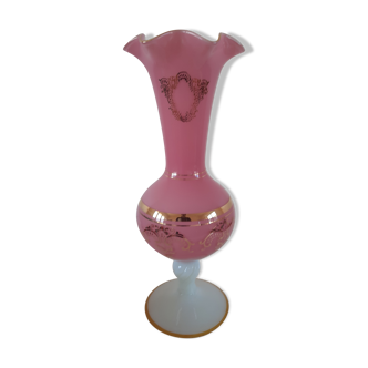 Vase à balustre en opaline 20ème siecle