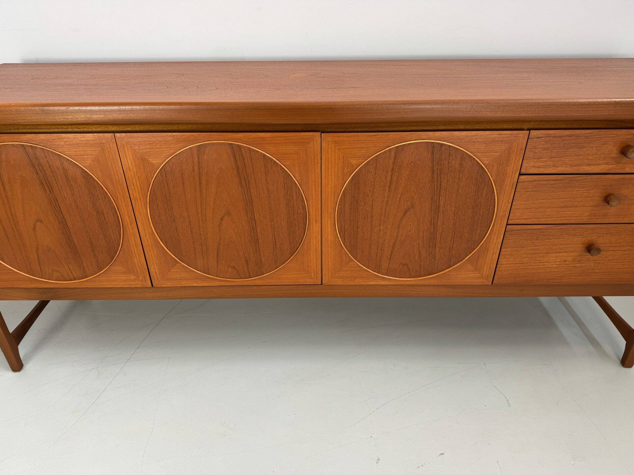 Buffet vintage Nathan Circle.
