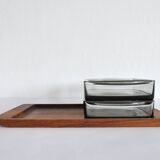 Plateau de service danois moderne en teck avec bols en verre par Wiggers, Danemark, 1960s