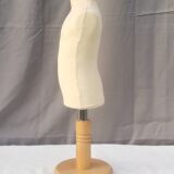 "Child bust" mannequin on base