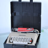 Typewriter Olivetti Lettera 35