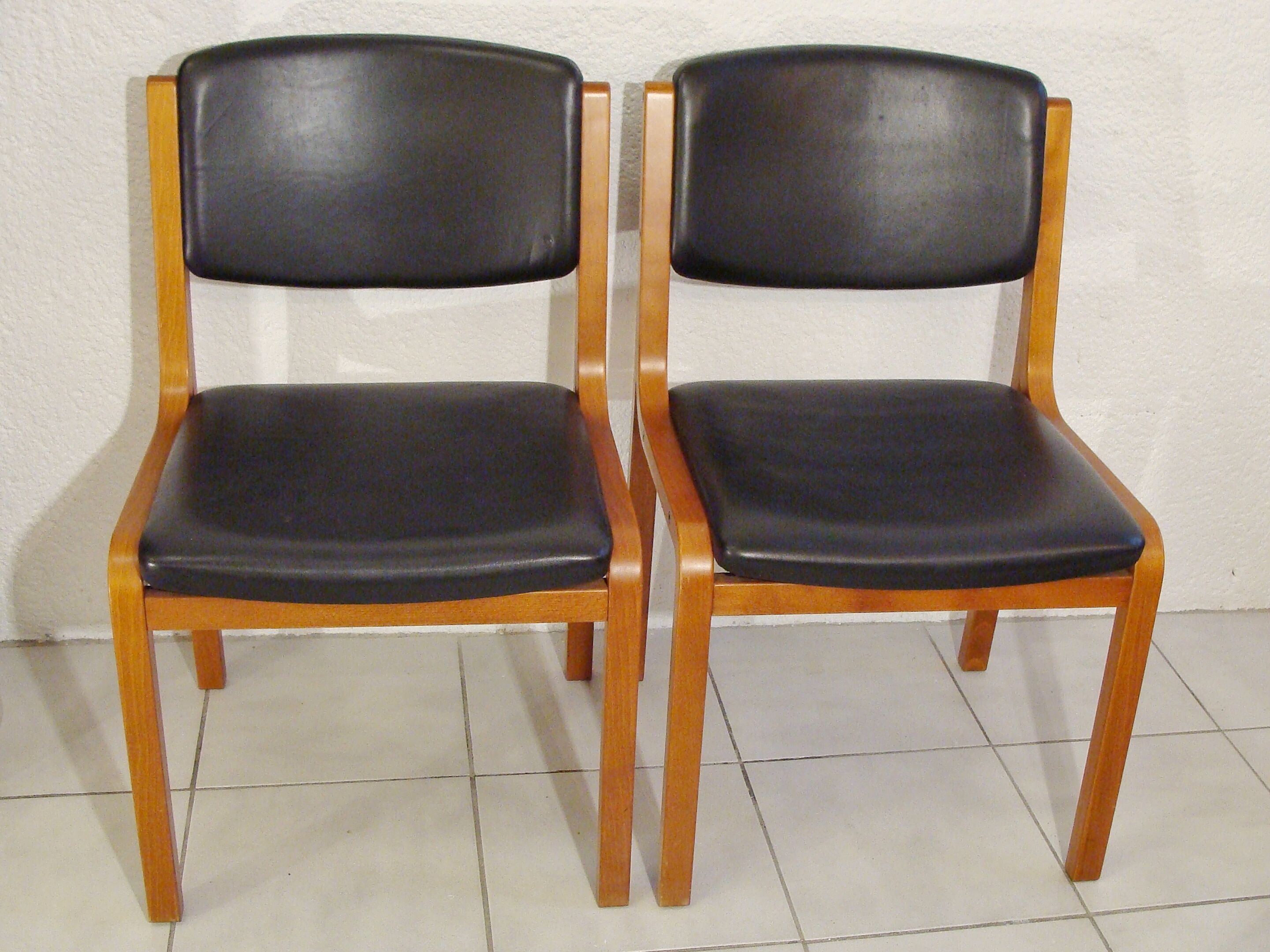 Pair of chairs 1950/60 leather and wood