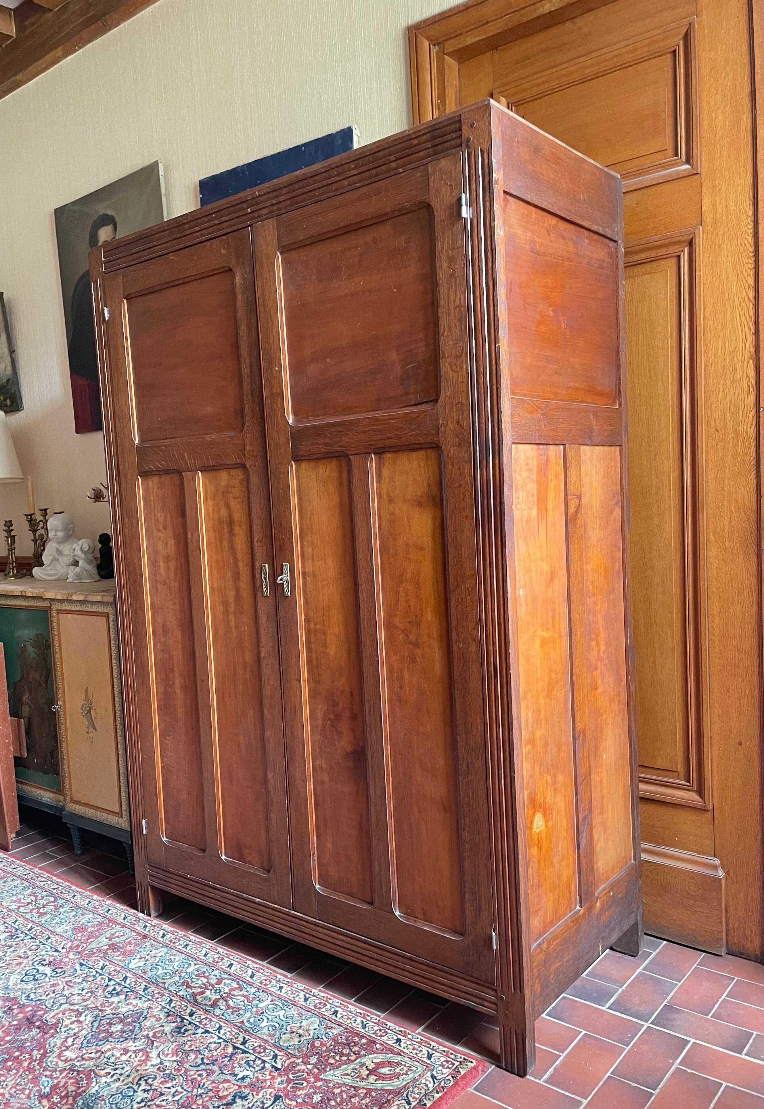 Armoire parisienne