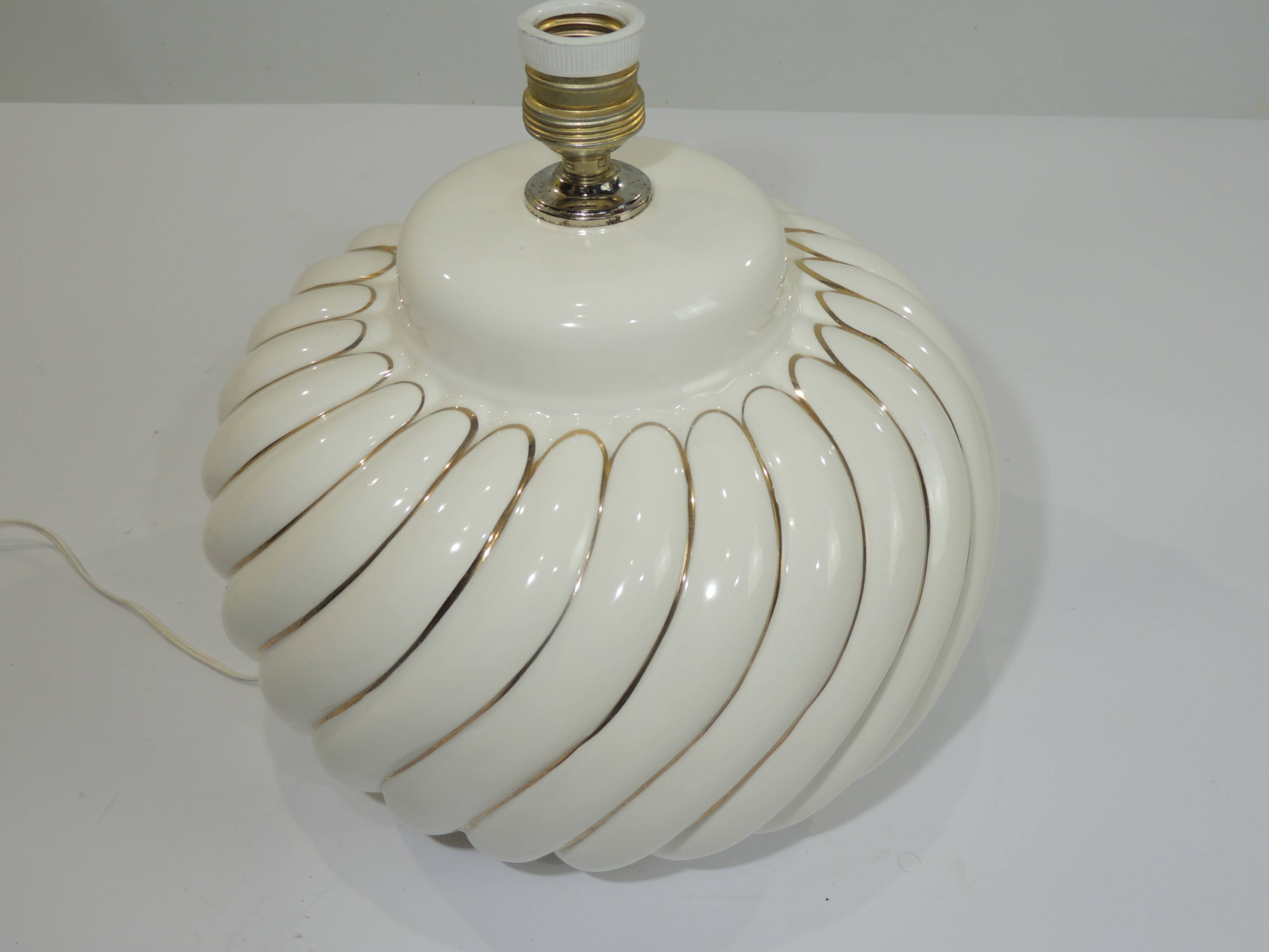 Ceramic /vintage lamp foot