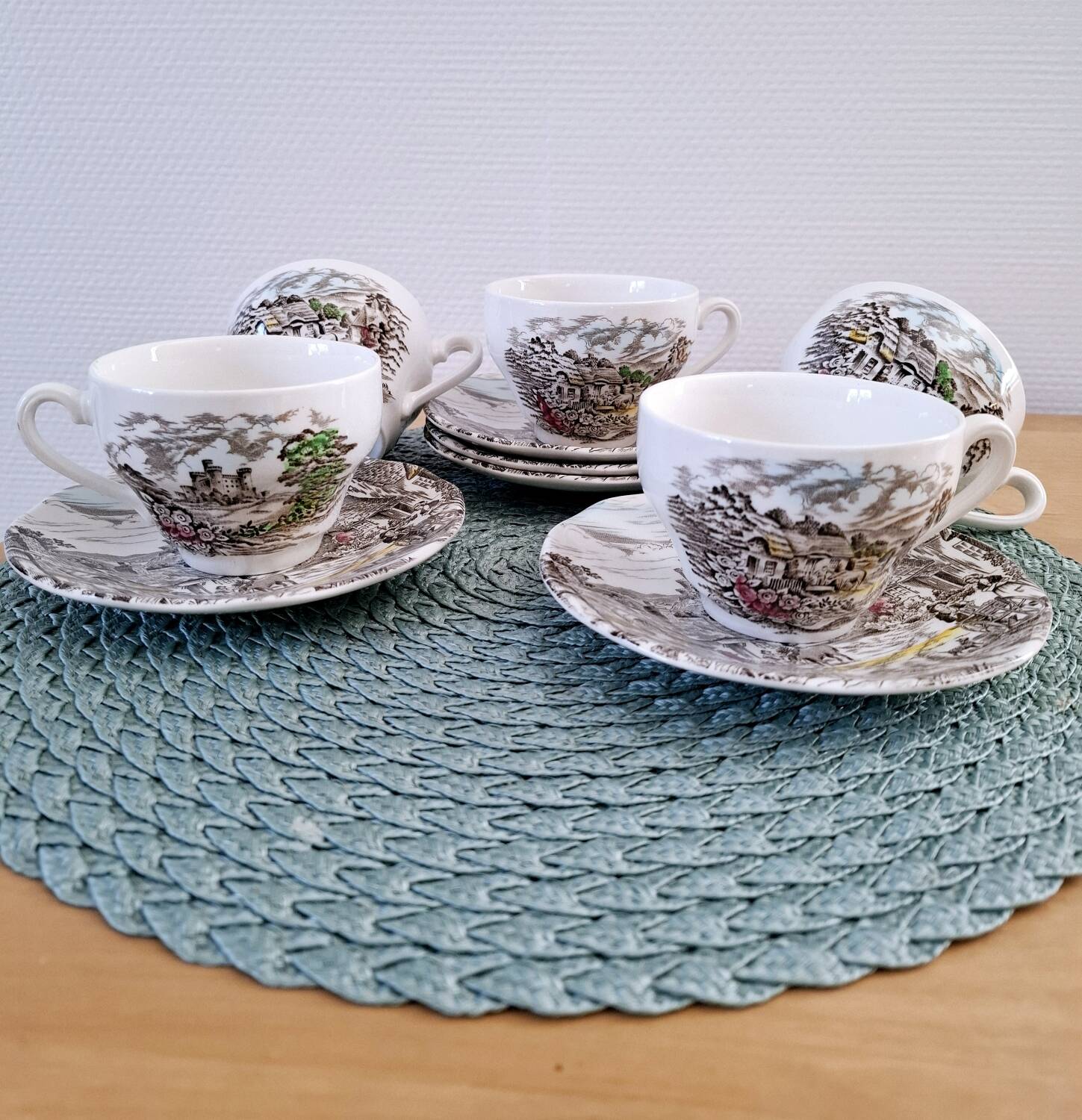 Tasses et soucoupes wedgwood england