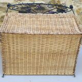 Wicker planter holder