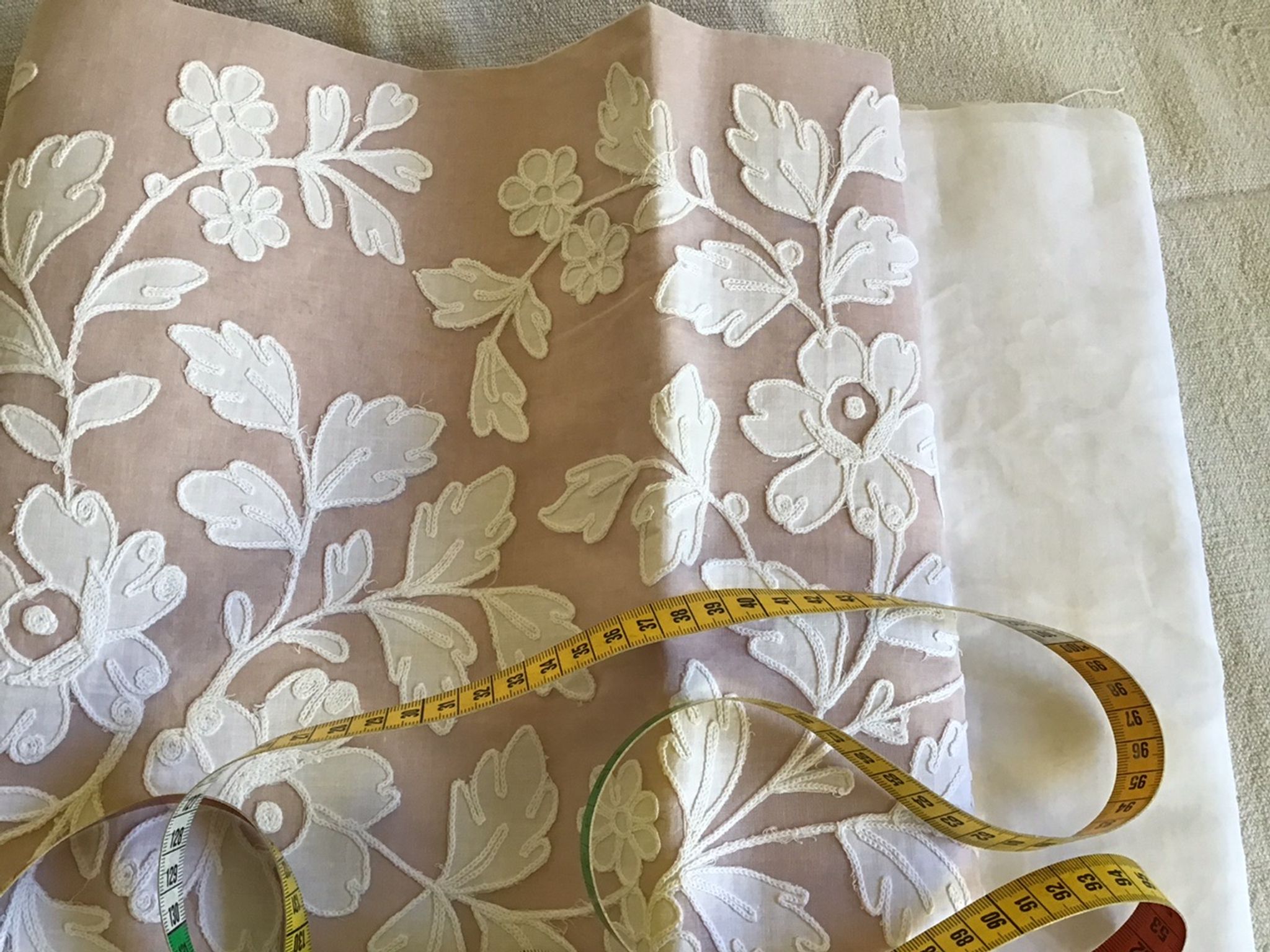 Nappe de cérémonie en organza blanc