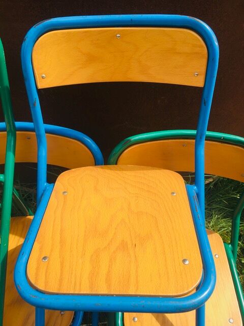 Lot de 10 chaises écoles des années '70, 5 bleus et 5 vert
