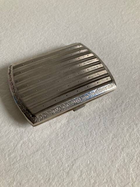 Metal cigarette case