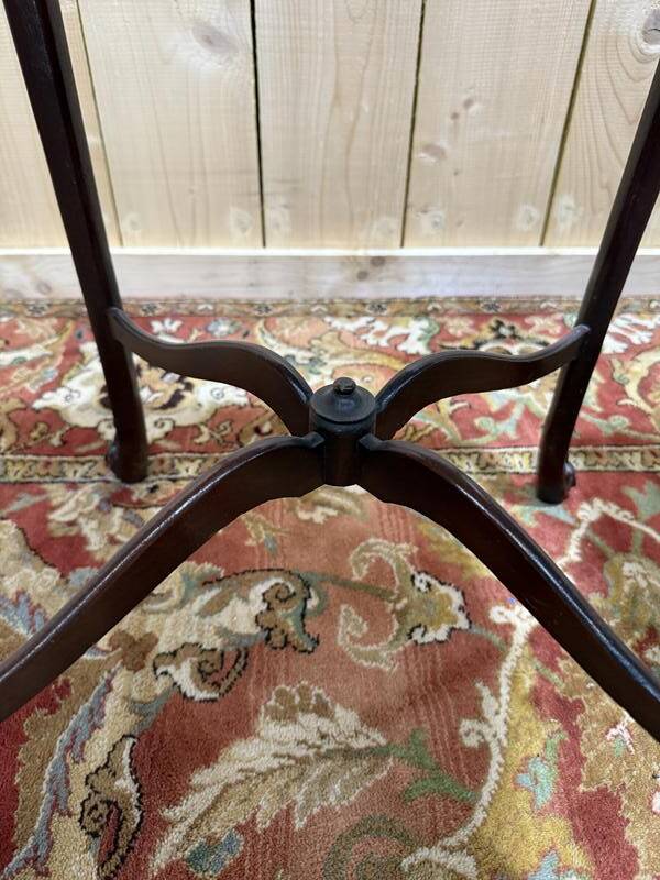 Paire de tables de chevets / sellettes / bouts de canapé style Louis XV Rég