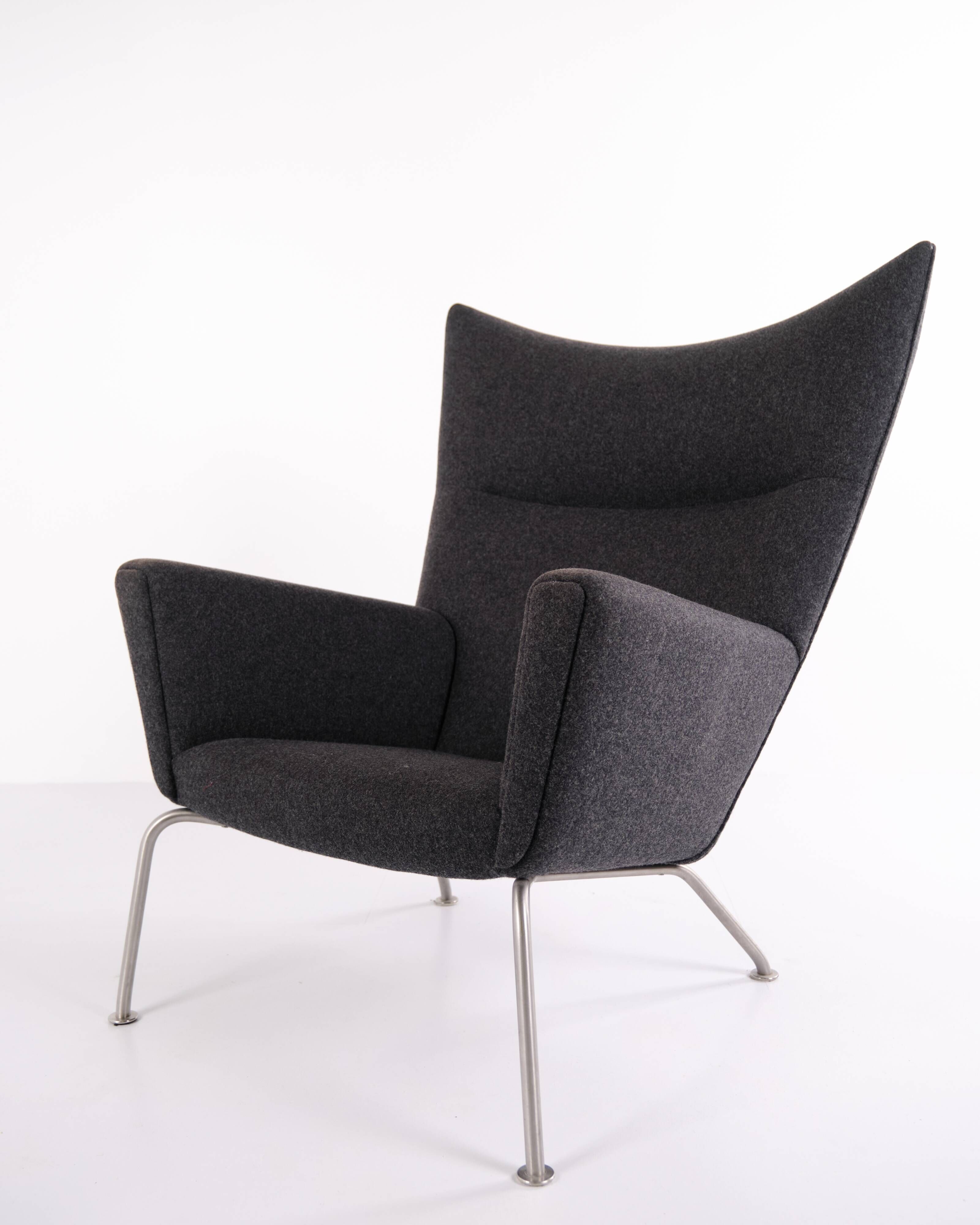 Wingchair – Hans J. Wegner – Model CH445 – Carl Hansen & Søn – Grey Hallingdal – With Footstool
