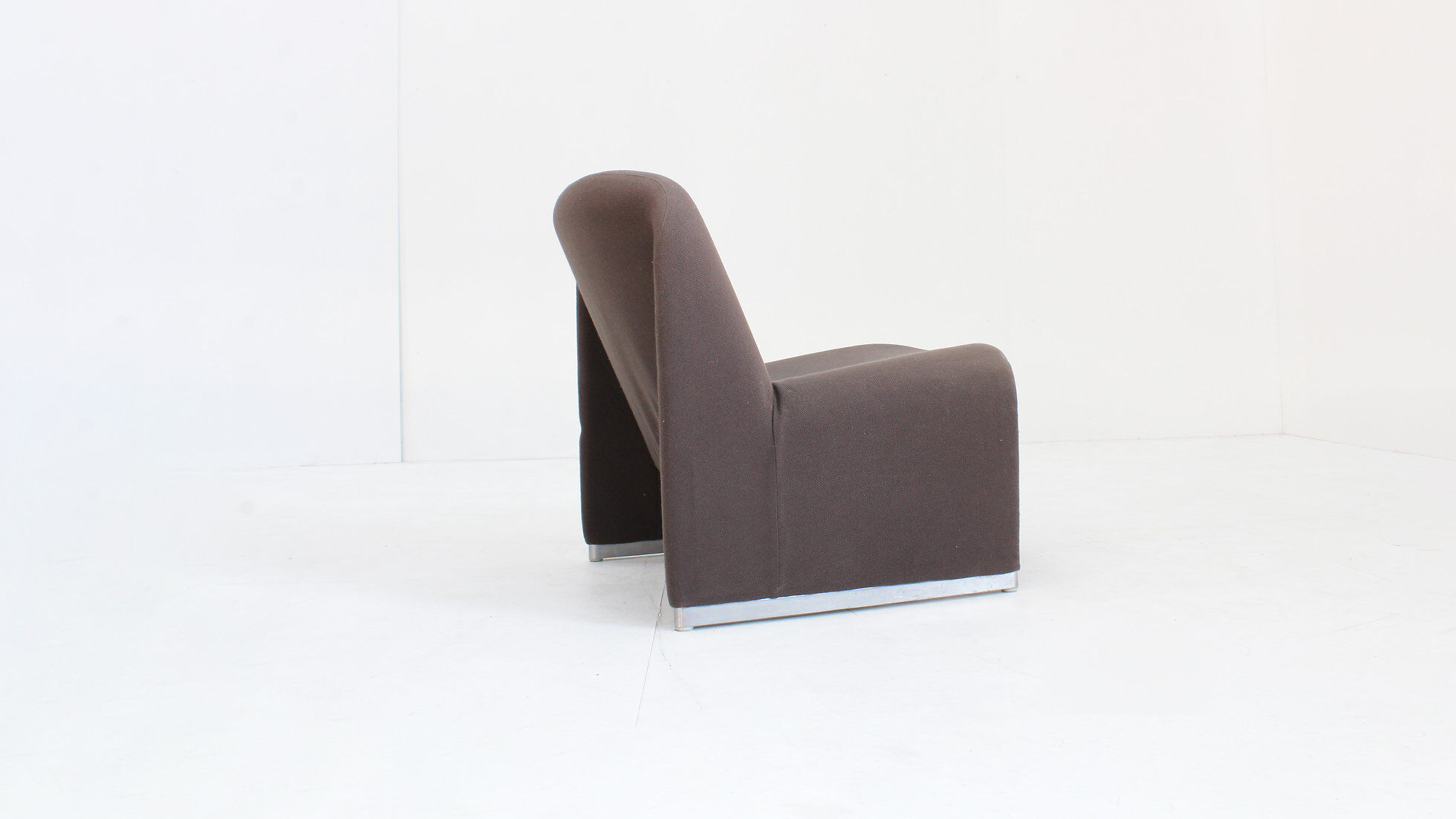 Artifort Alky armchair by Giancarlo Piretti