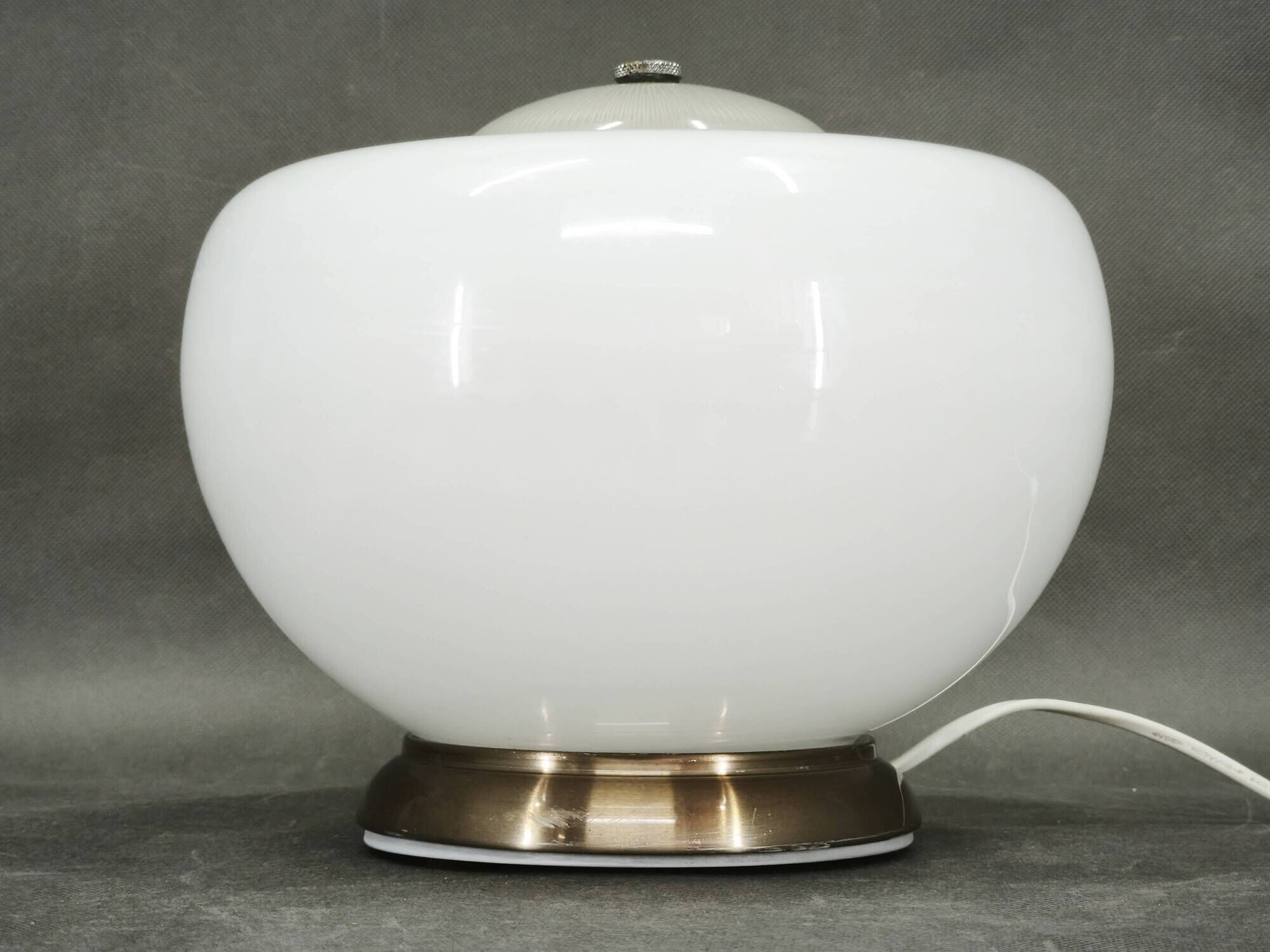 Lampe de table en verre blanc de l'ère spatiale italienne des années 1970