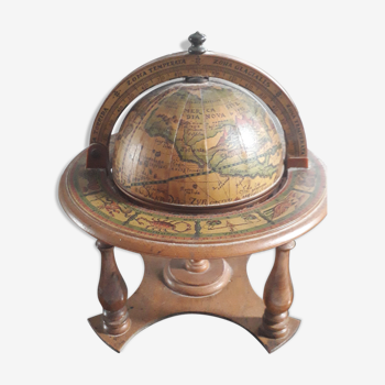 Ice bucket, globe globe map