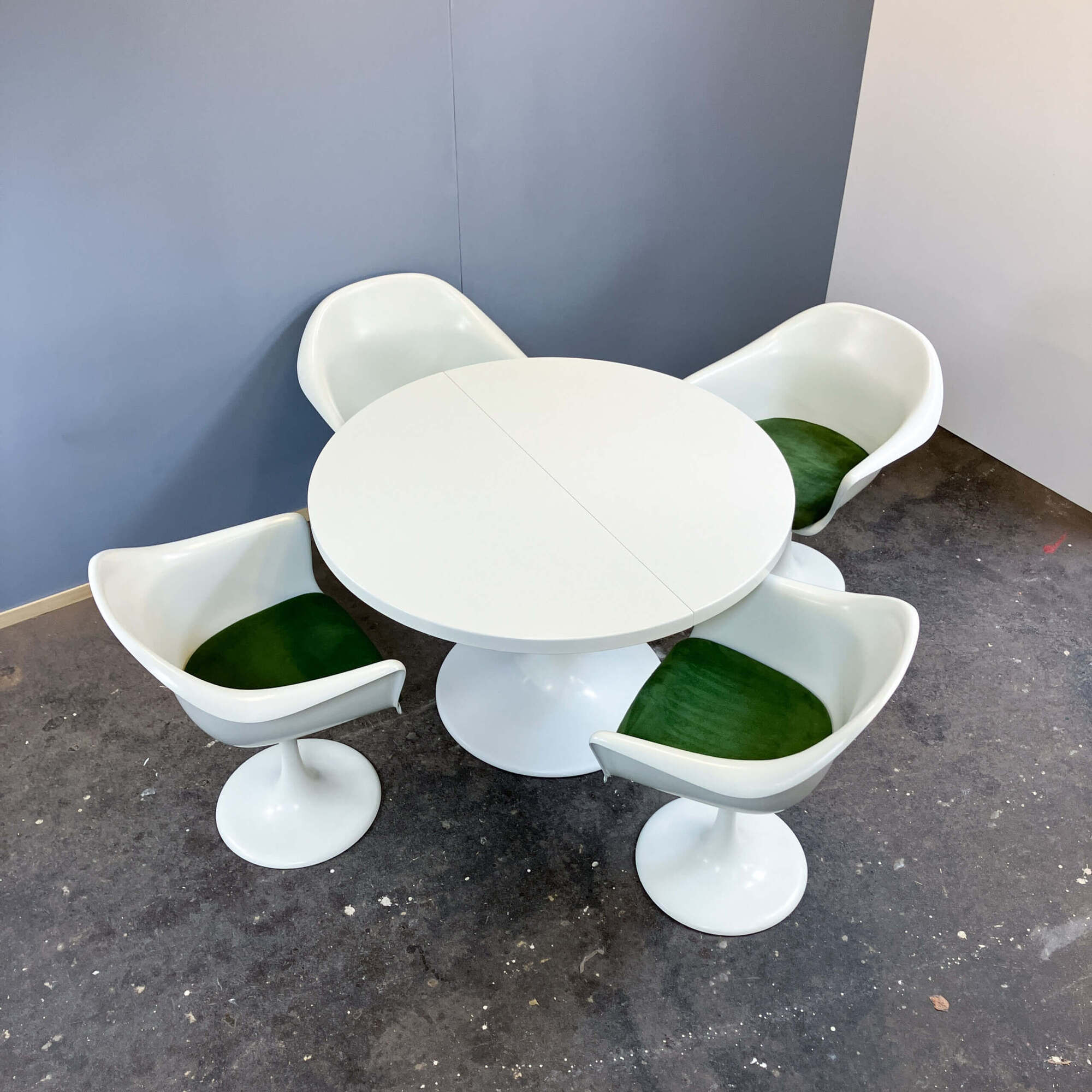 Icône du design de l'ère spatiale : table à manger 'Set-Line' par K. Schäfer pour Lübke, années 1960.