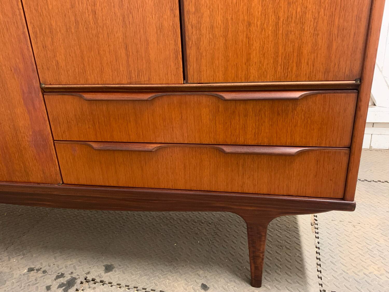 Armoire scandinave vintage en teck