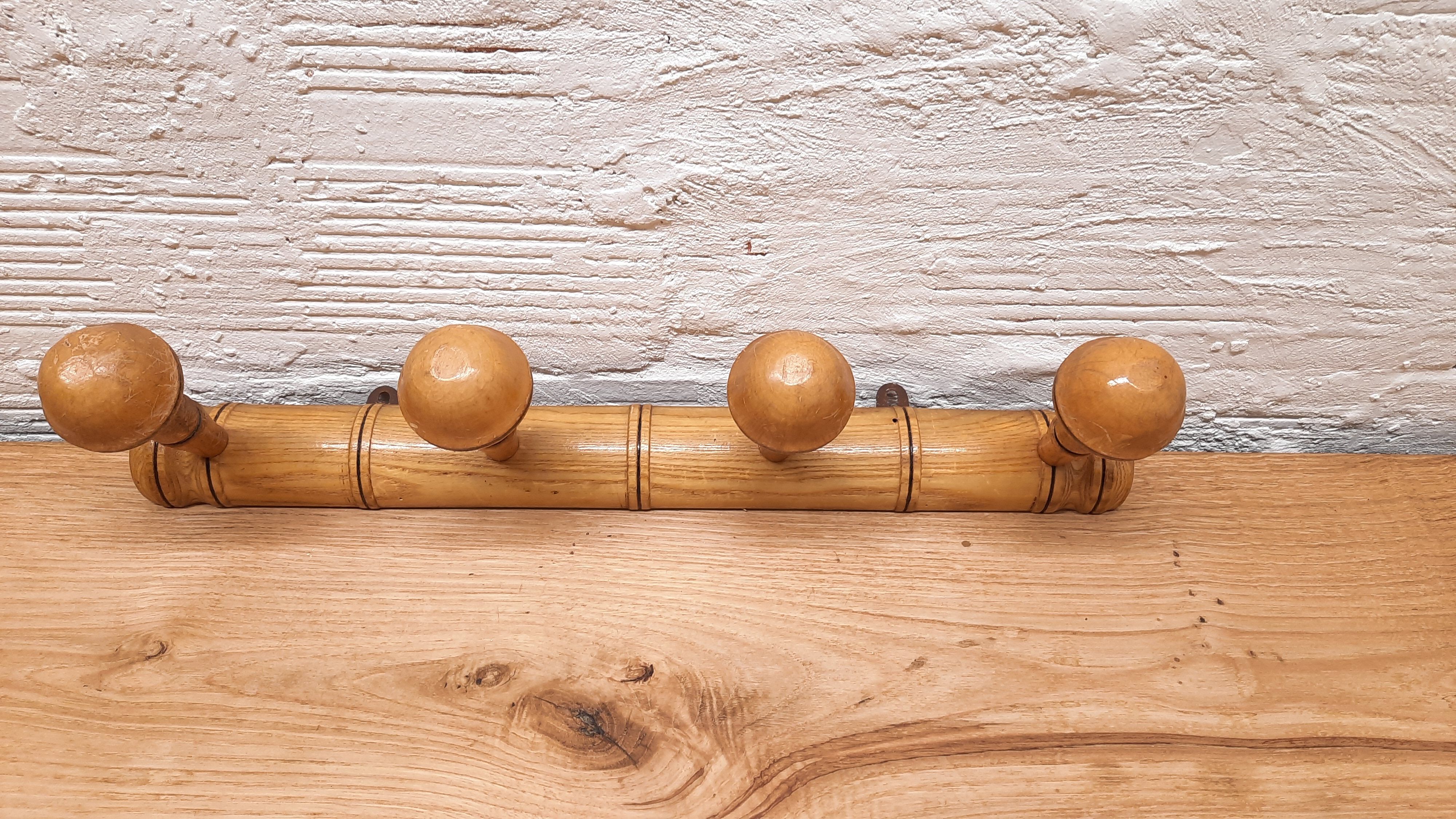 Coat holder 4 patères