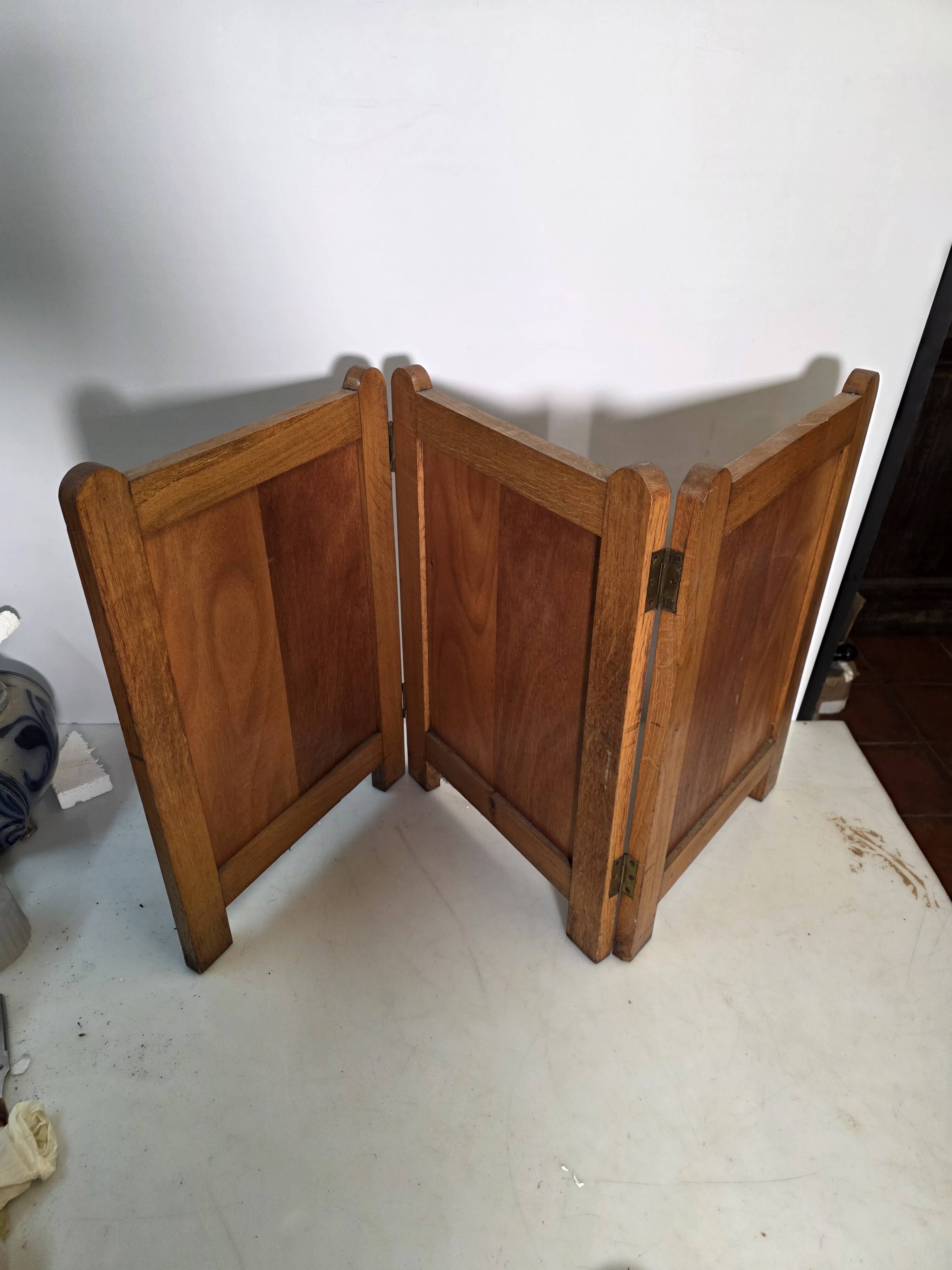 Old oak three-panel fire screen