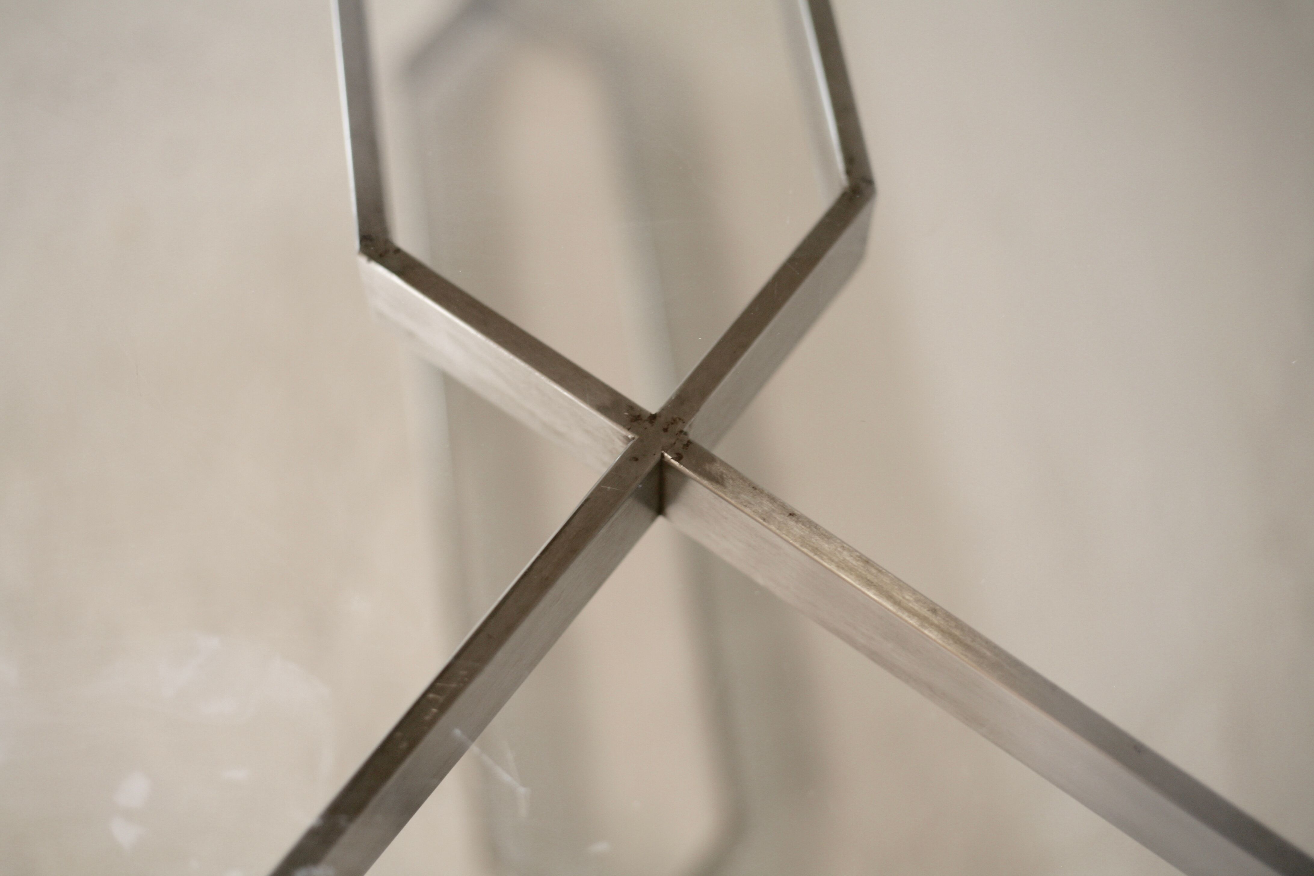 Table de Paul Legard, édition DOM, aluminium brossé et dalle elliptique de verre fumé, France, circa
