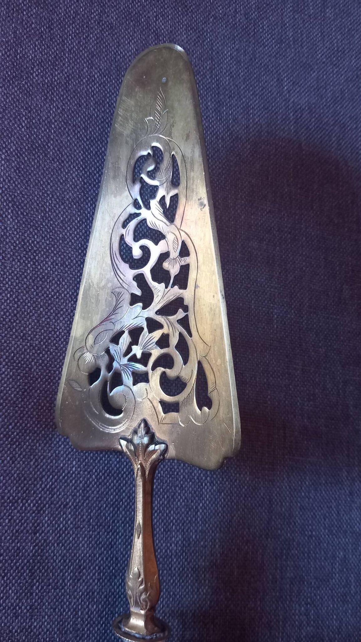 Silver and vermeil openwork art nouveau pie server