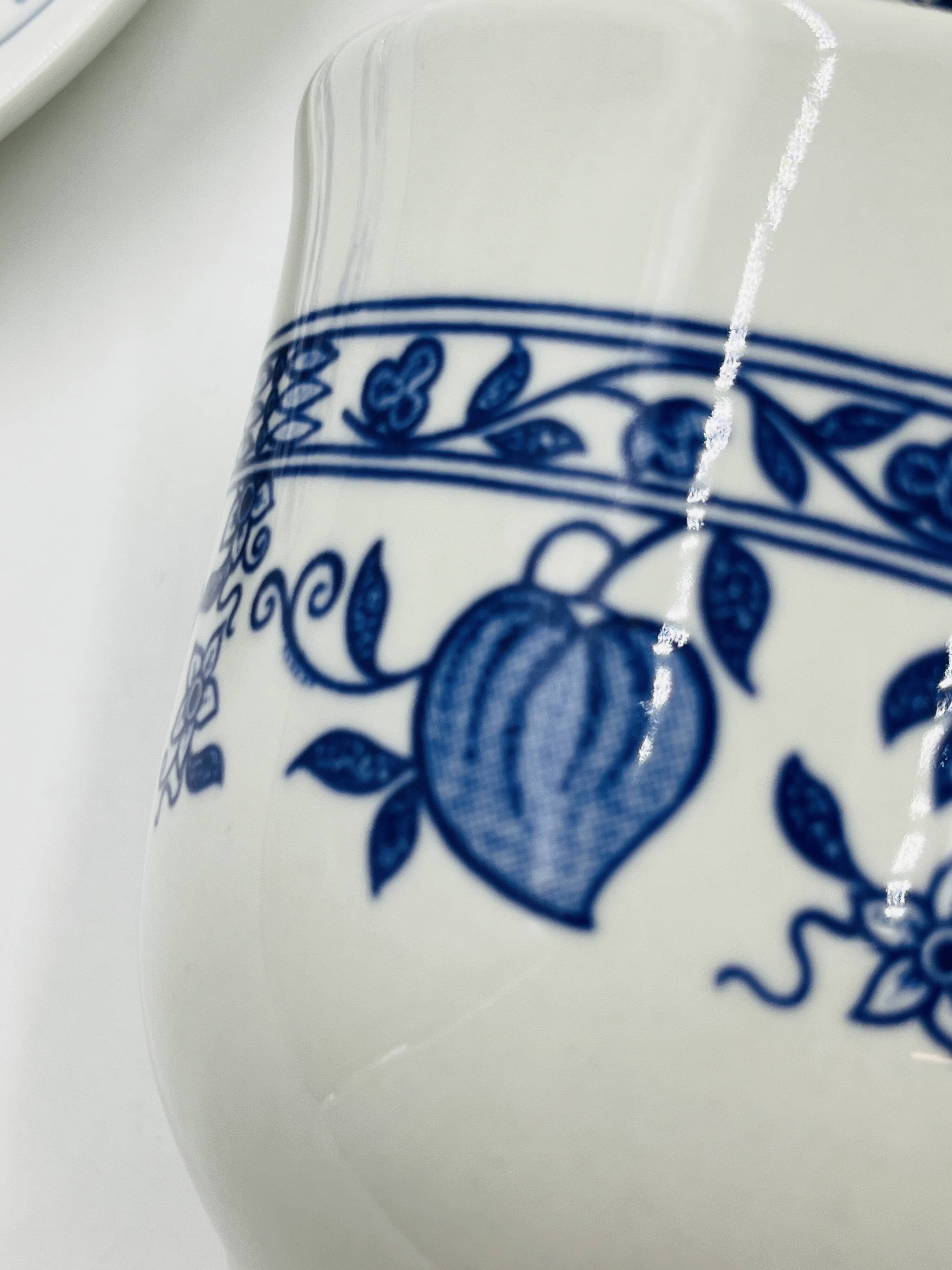 Set of 6 cups and saucers Biltons England Blue Onion design