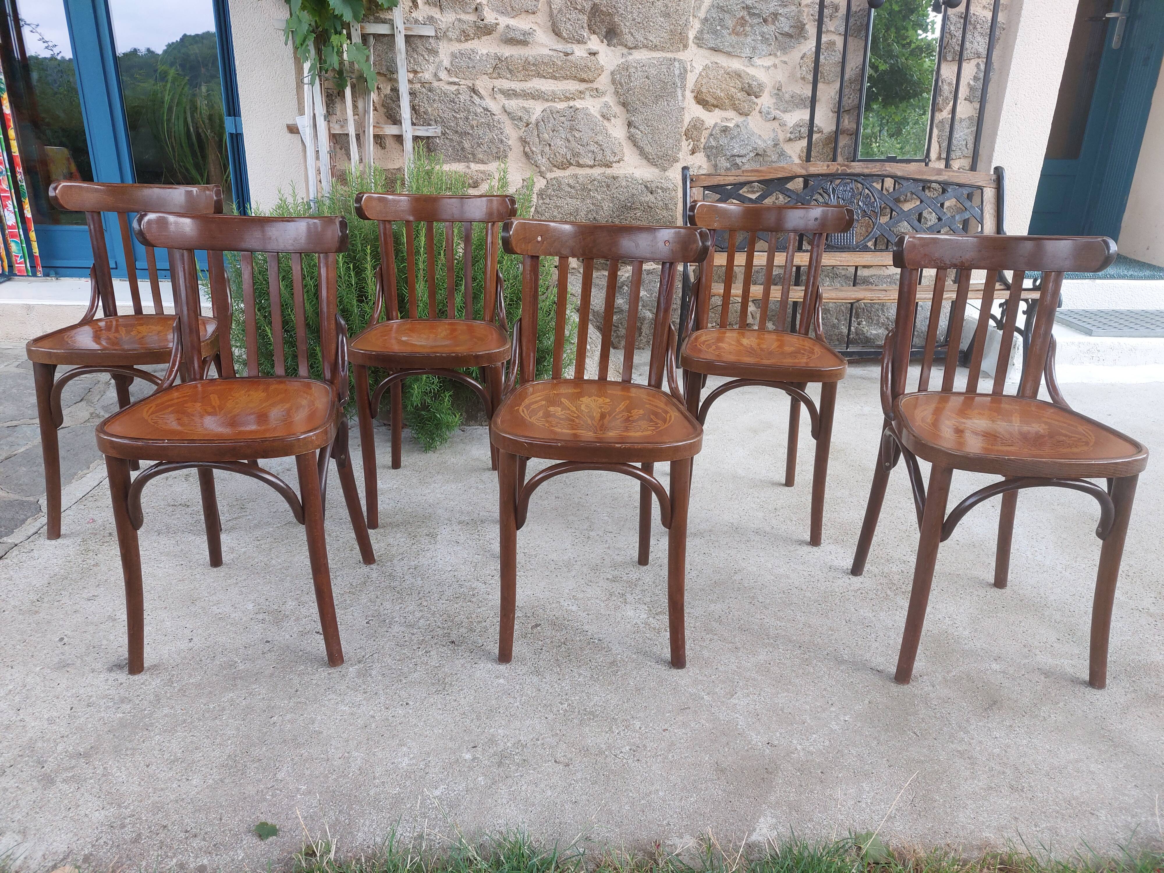 6 bistro chairs, pattern on the seat