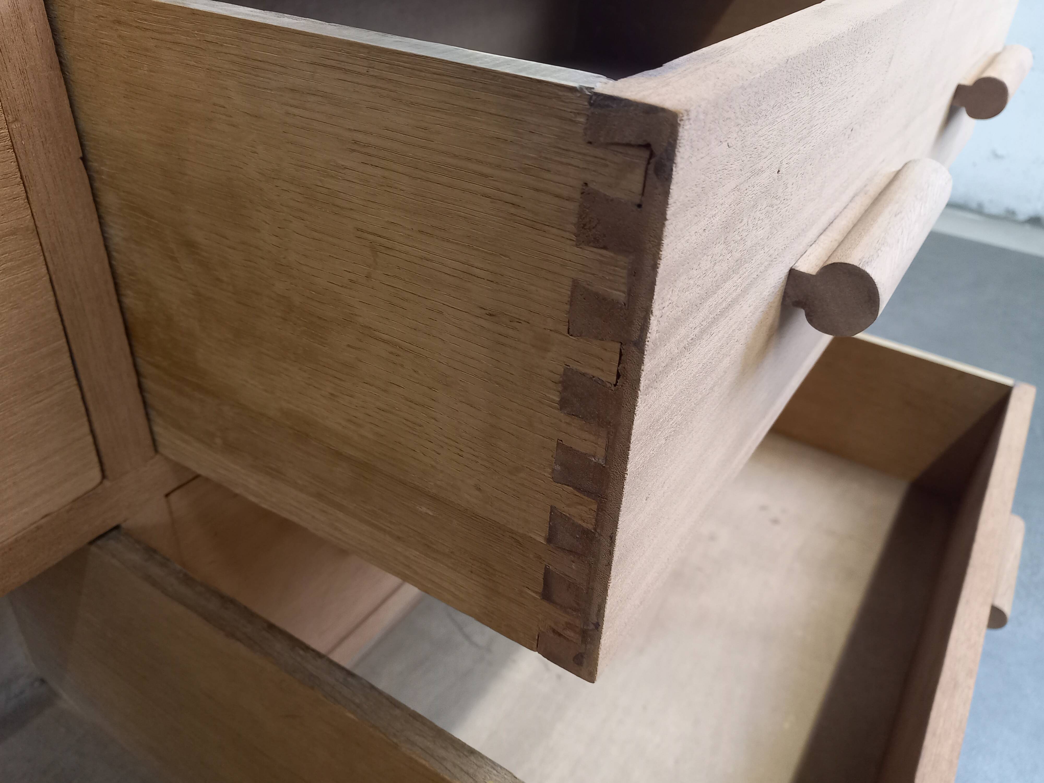 Meuble à tiroirs art déco