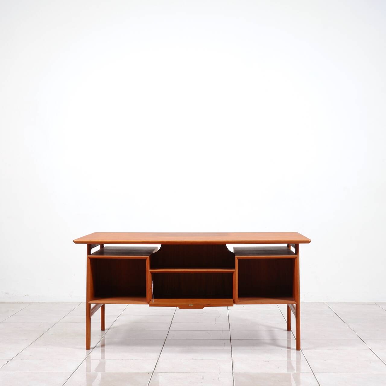 Teak writing desk „No. 75“ by Gunni Omann for Omann Jun Møbelfabrik