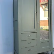 Armoire parisienne 
