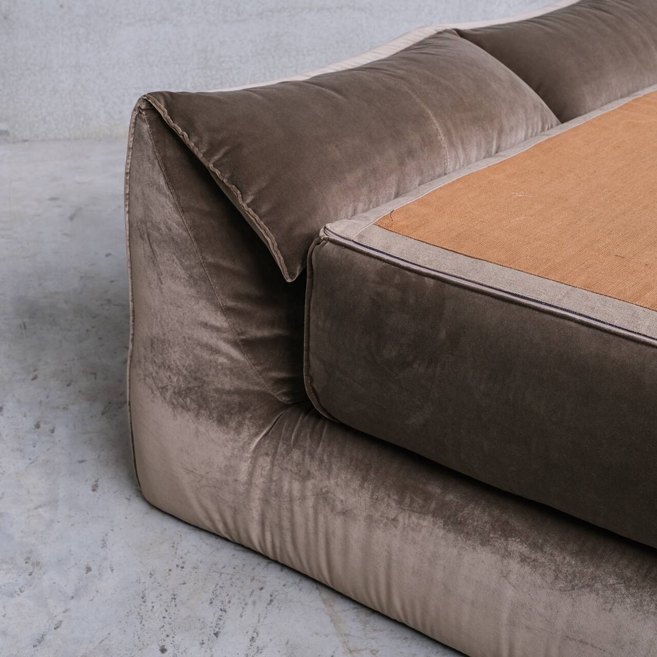 Original Mid-Century Italian Mario Bellini 'Le Bambole' Bed or Day Bed