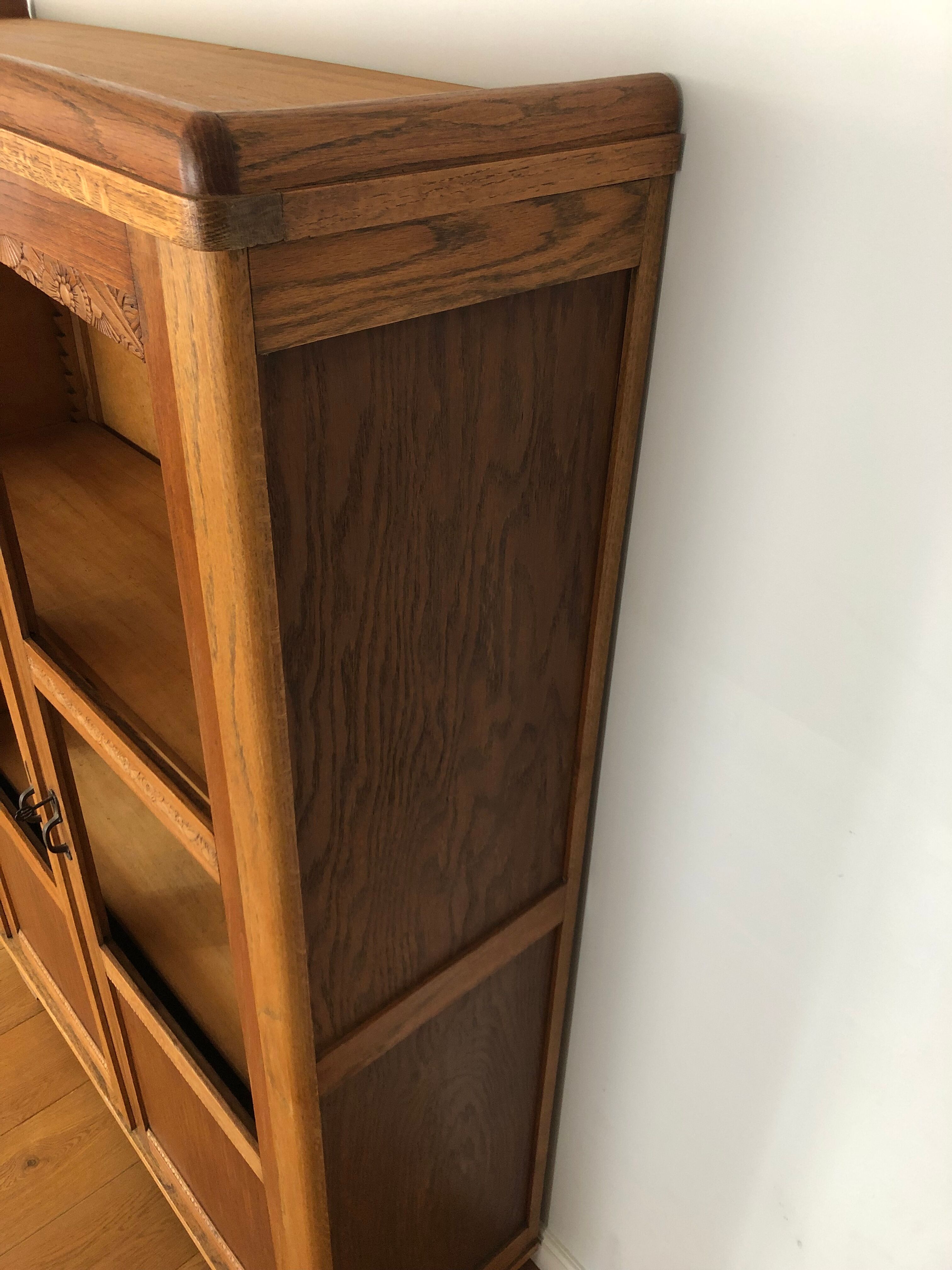 Glass cabinet