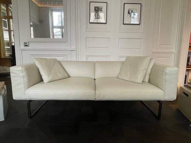 Cassina two-seater sofa in white leather, designer Lissoni, plus 3 white leather cushions