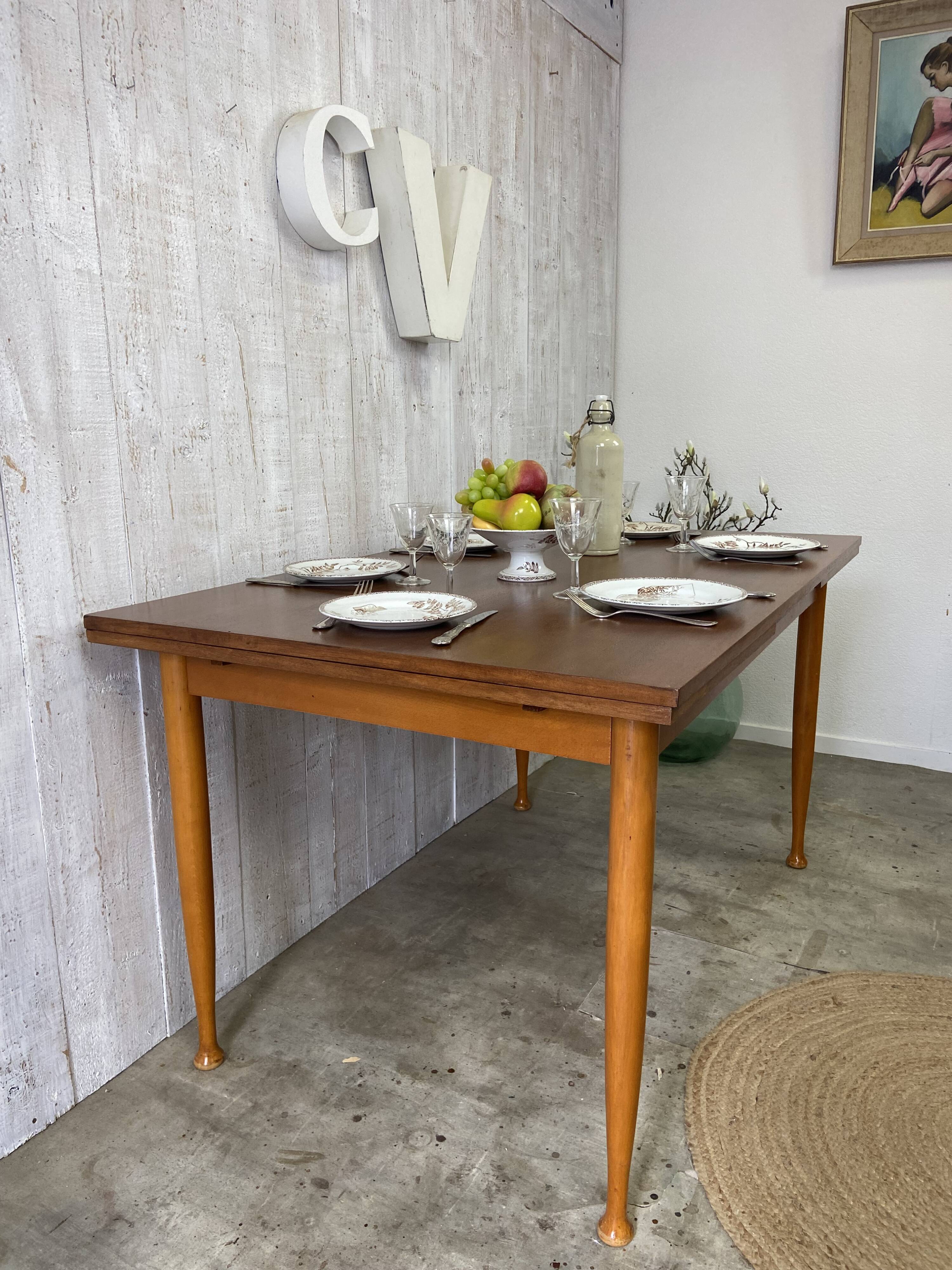 Vintage extendable table
