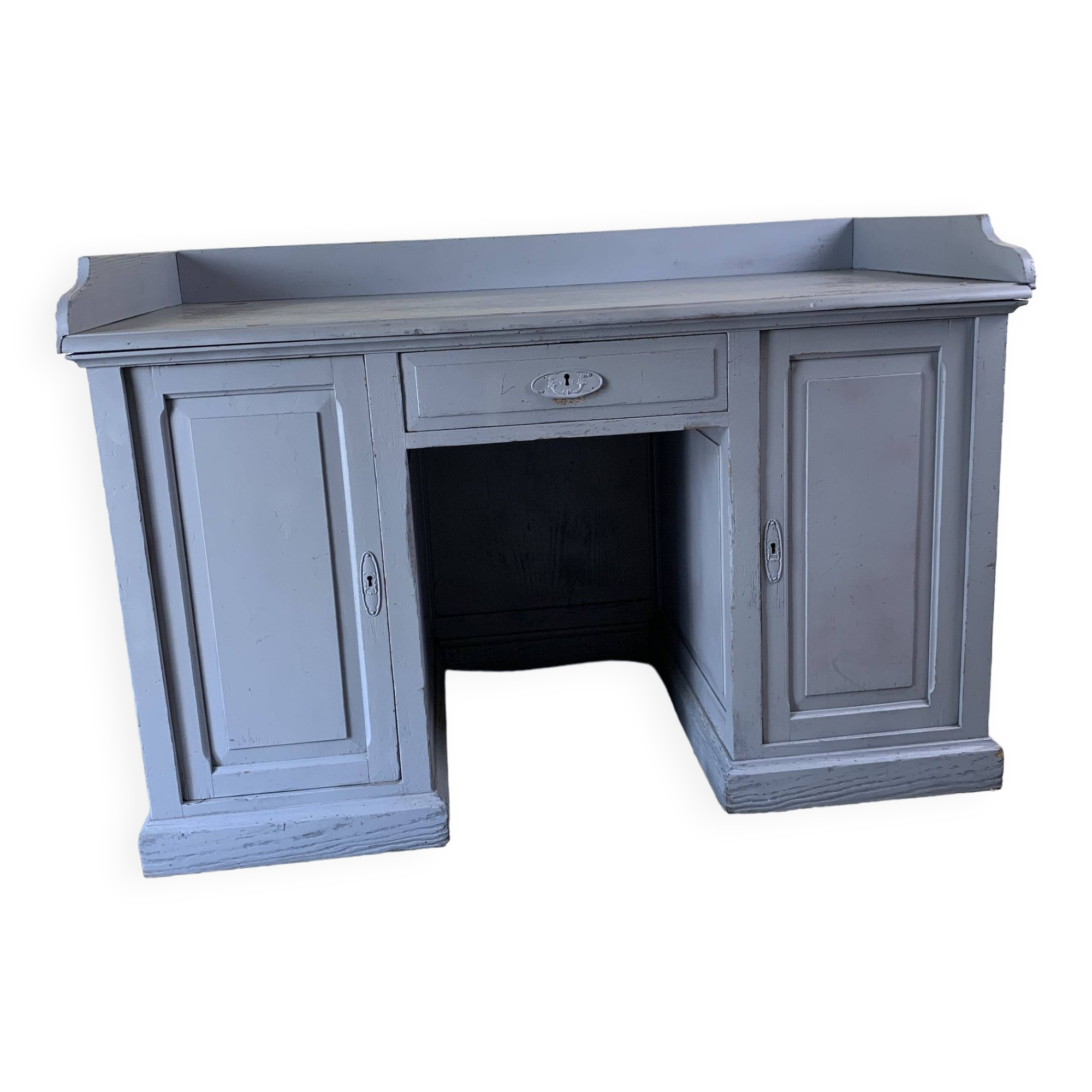 Pedestal desk or counter