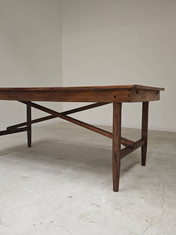 Table pliante d’atelier vintage en chêne plateau noir patiné artsanale