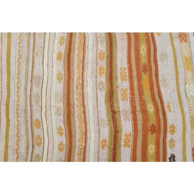 Tapis turc Oushak fait main en laine et coton orange des années 1970 137x194