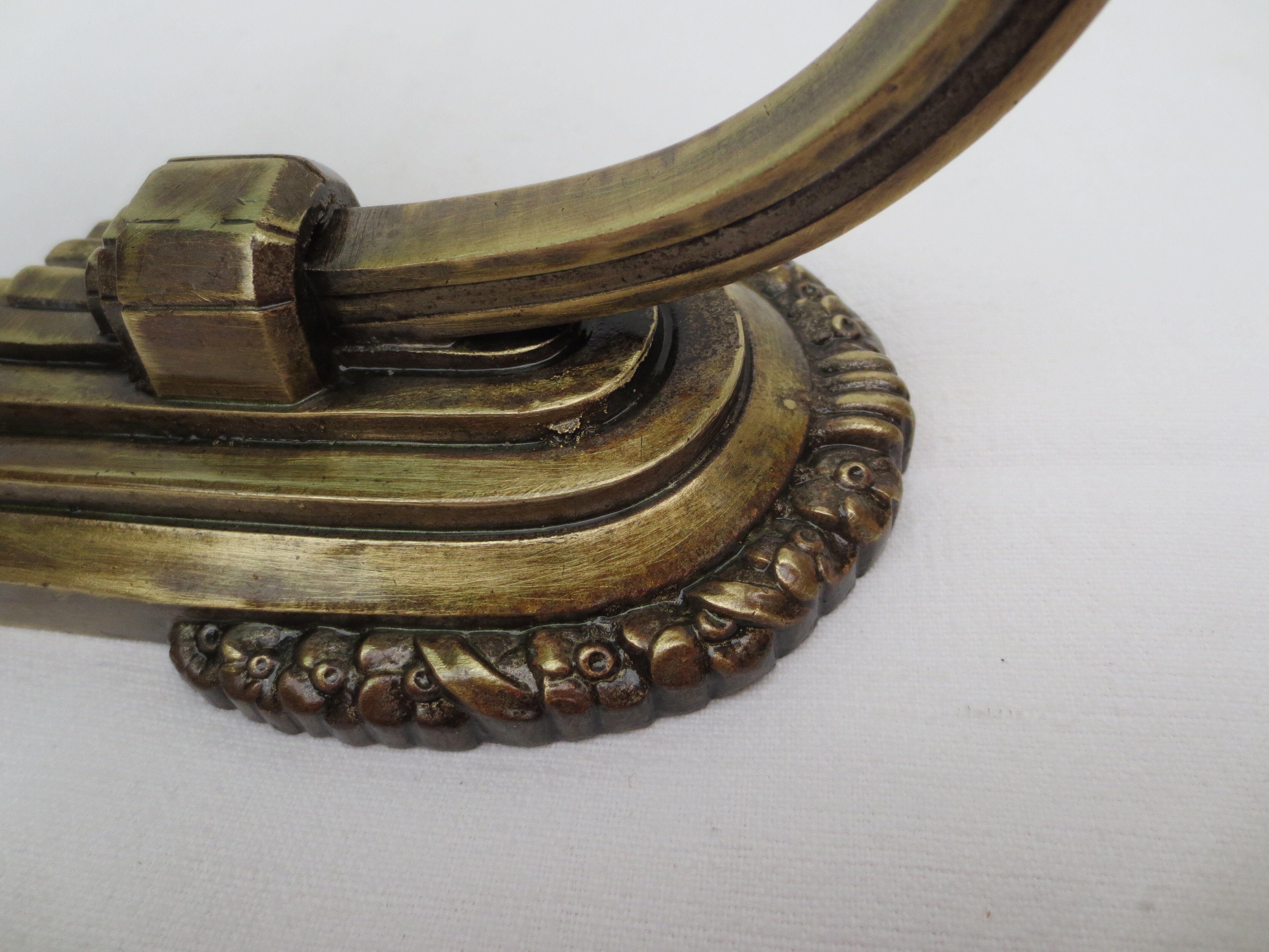 Art deco wall lamp in brass and soft blue opaline globe