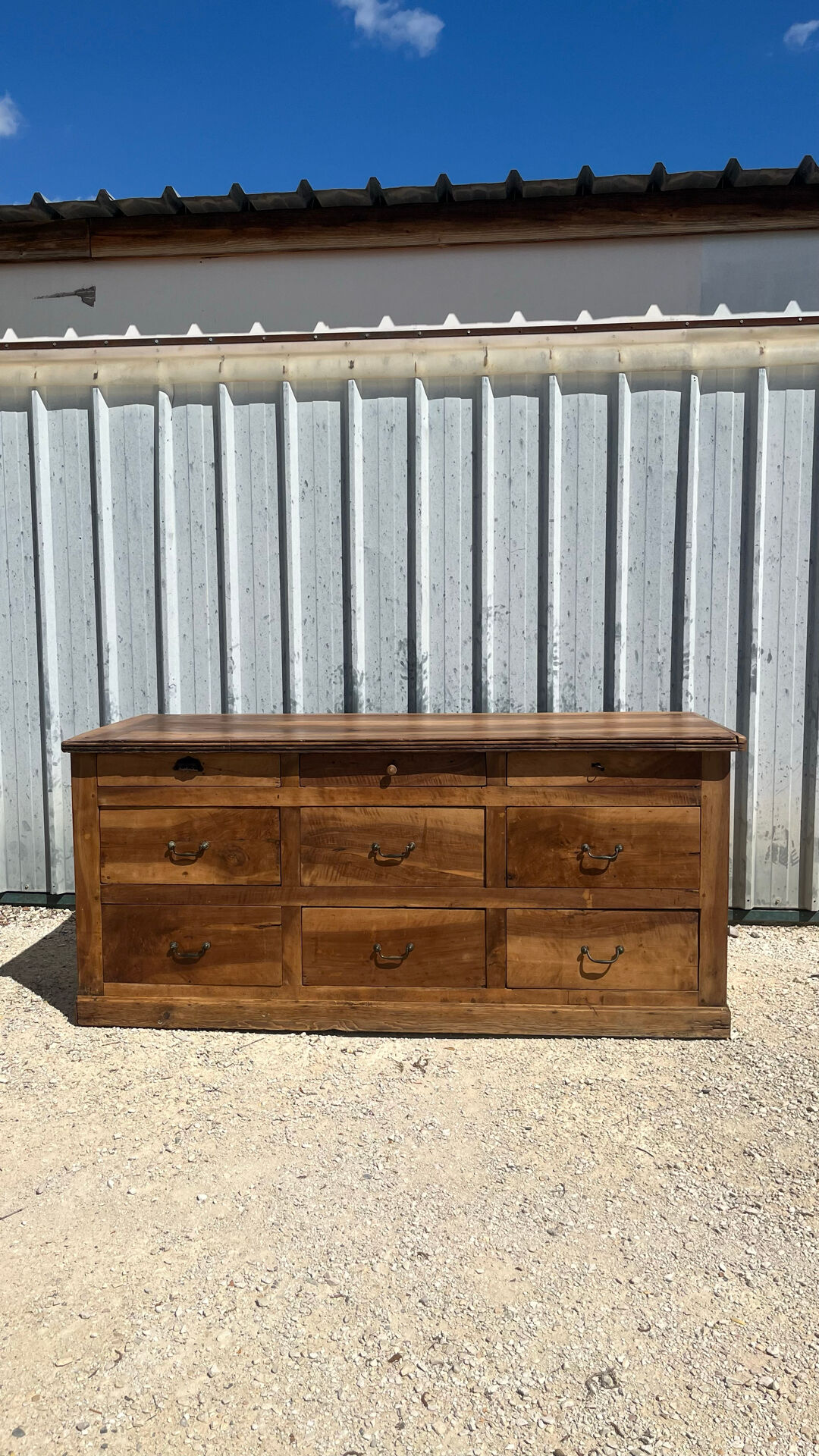 Workshop cabinet with drawers
