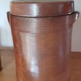 Set of three pots in sandstone