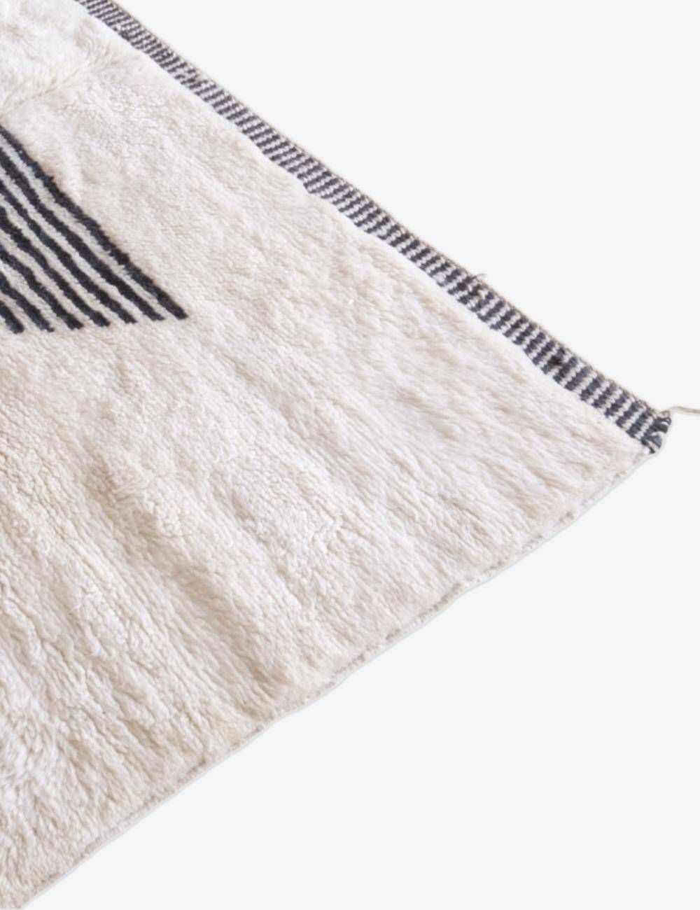 Contemporary Beni M'Rirt Rug - 306 x 207 cm