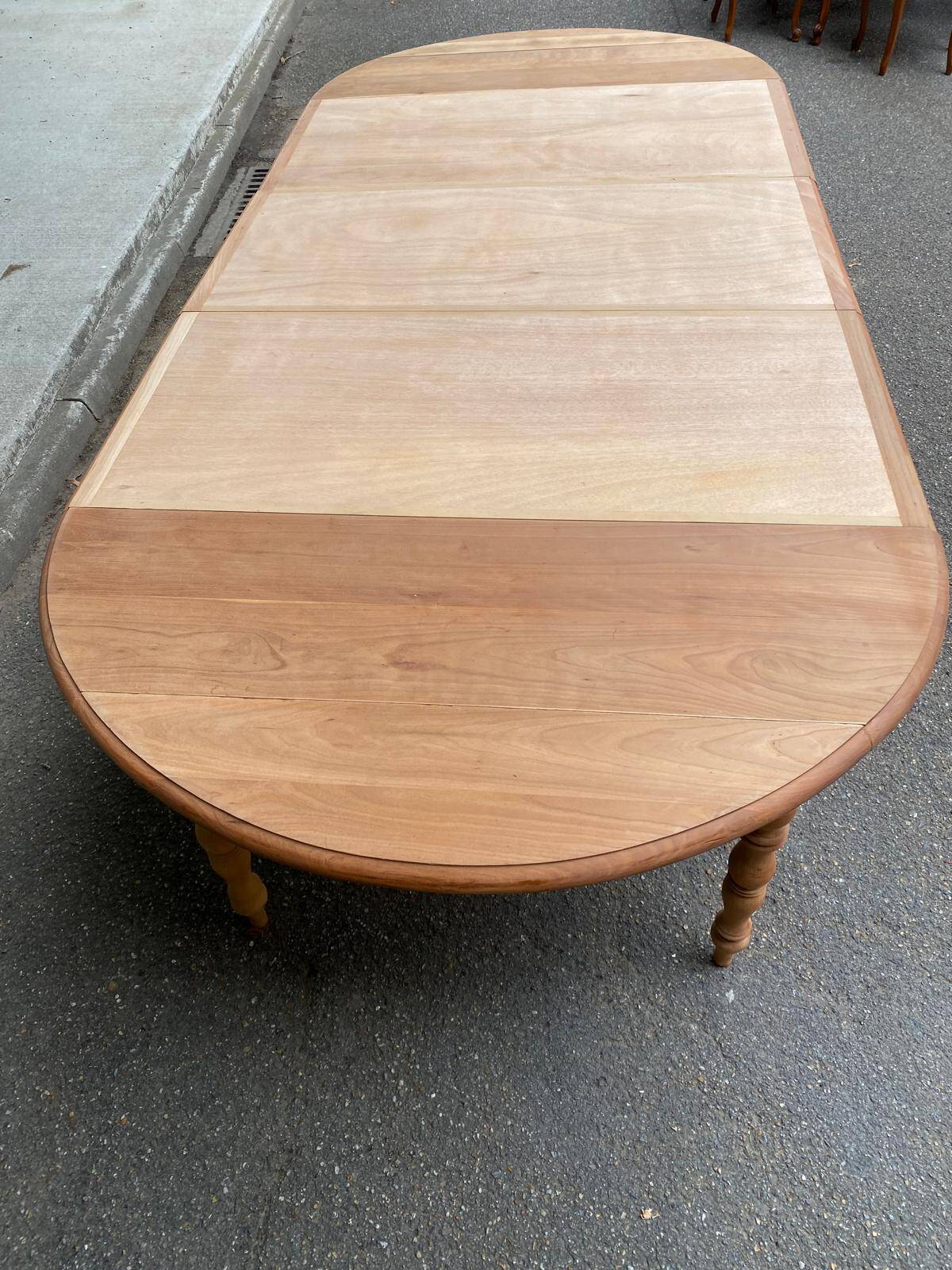 Table à manger ronde extensible à volets Louis Philippe XXème rénovée 260cm