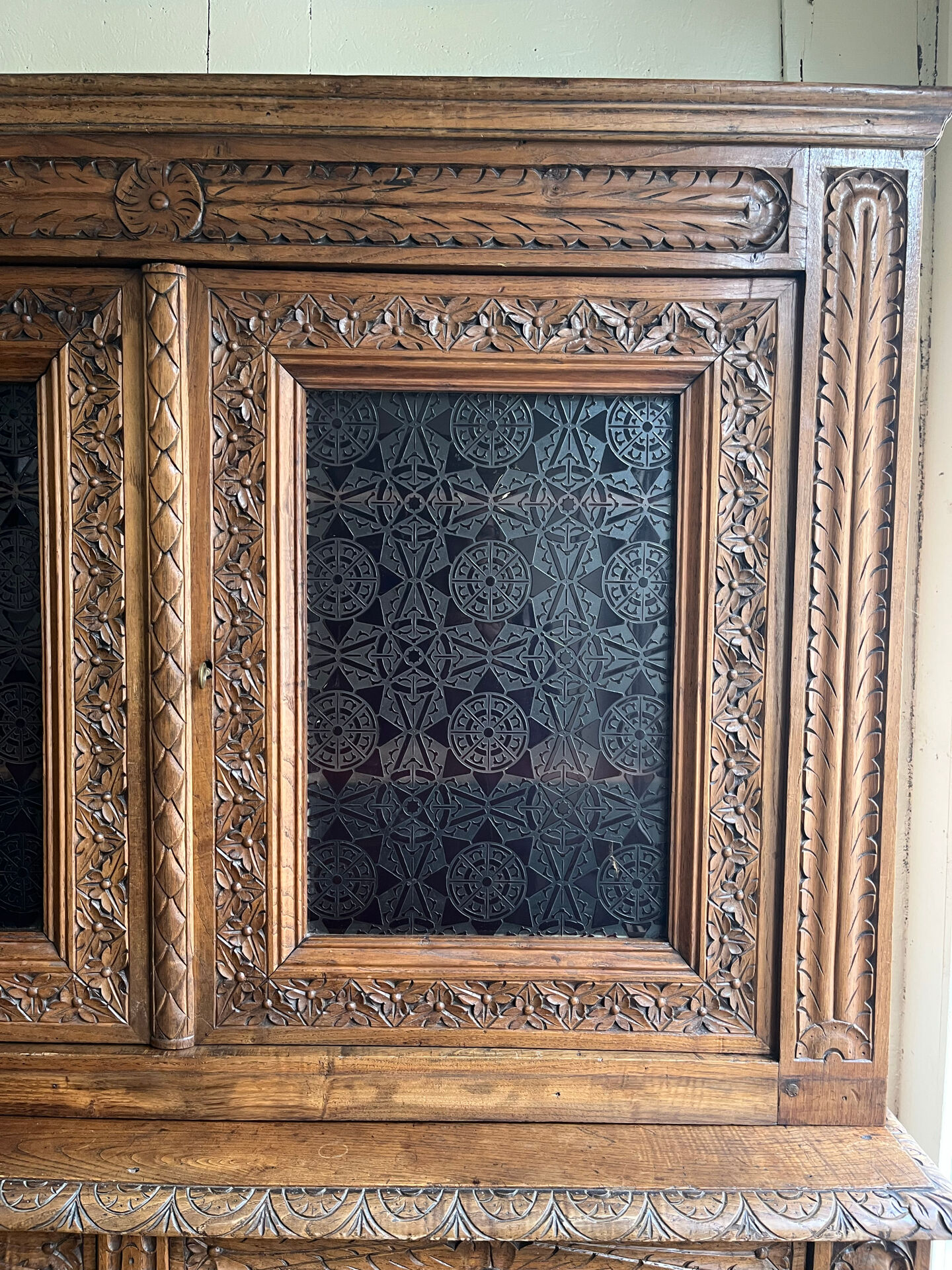 4-door sideboard