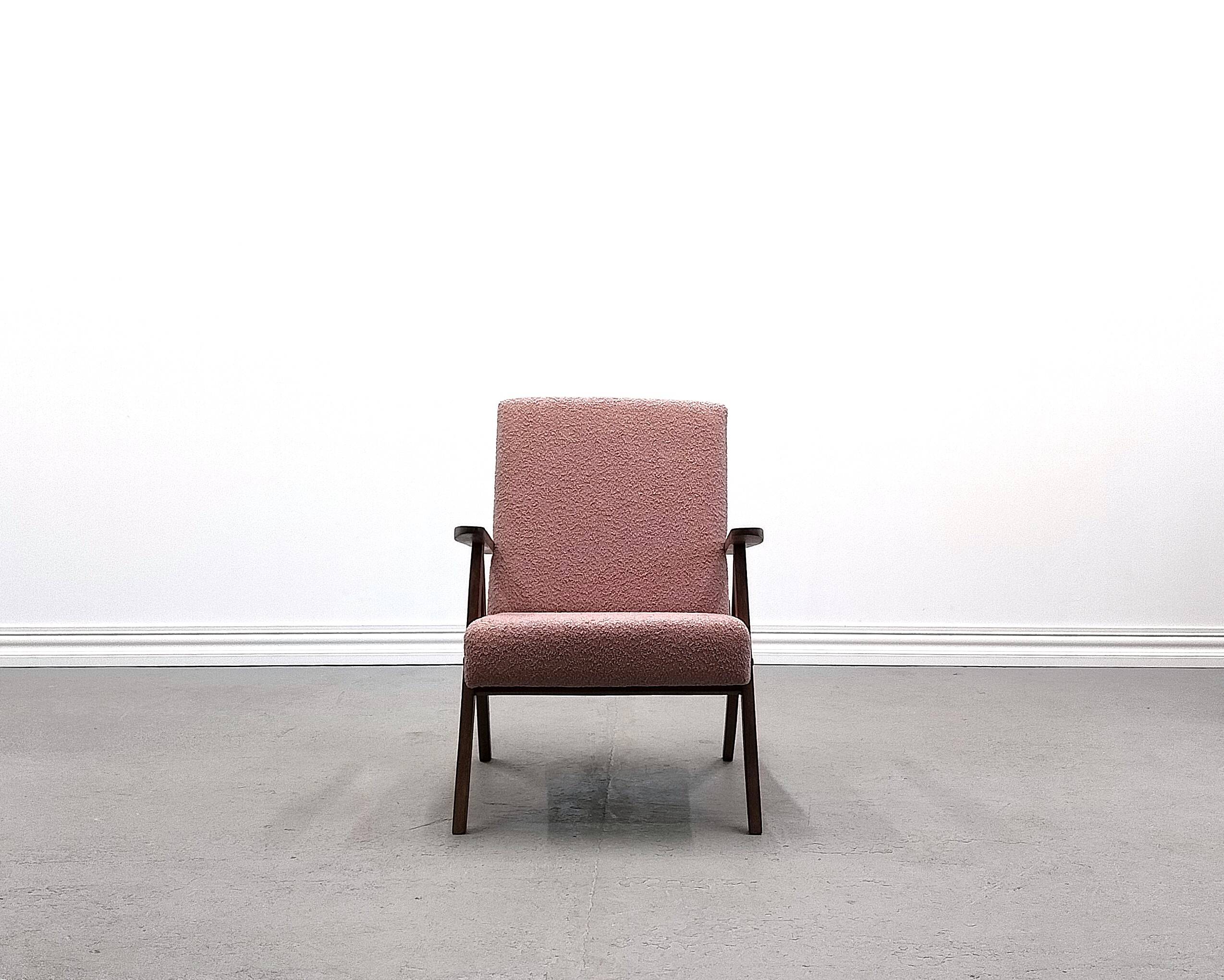 Mid Century Easy Chair Model B - 310 Var in Pink Boucle